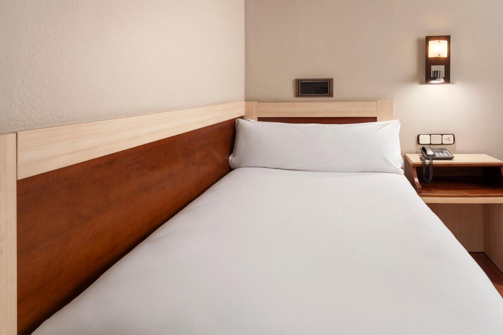 B&B Hotel Zaragoza Royal Екстериор снимка