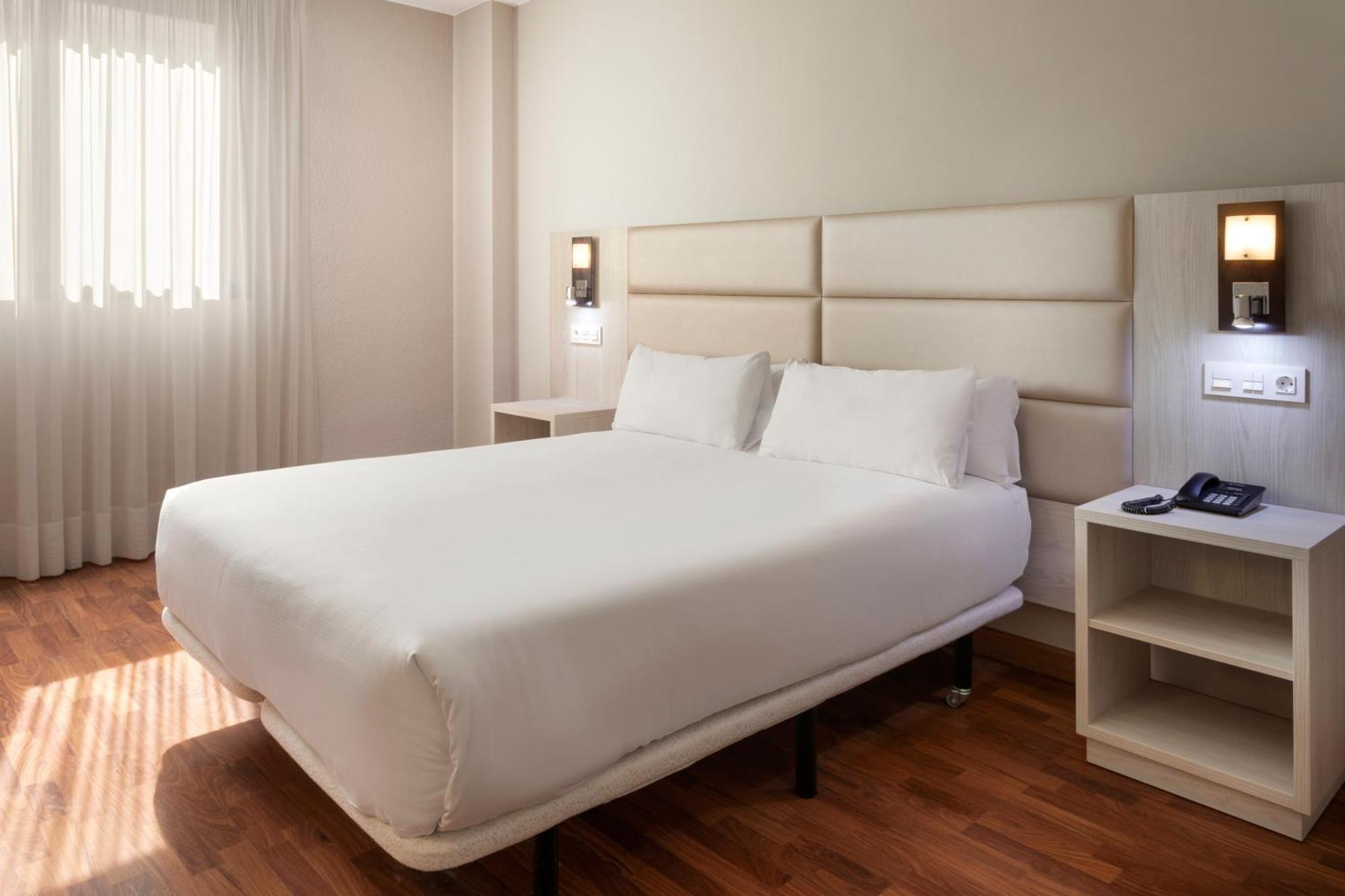 B&B Hotel Zaragoza Royal Екстериор снимка