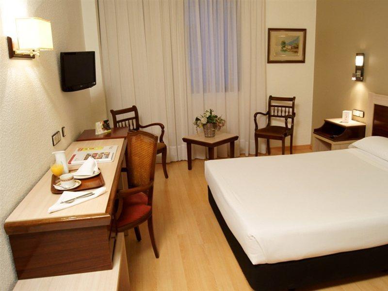 B&B Hotel Zaragoza Royal Стая снимка