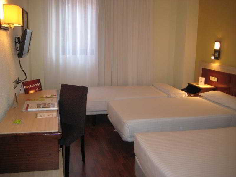 B&B Hotel Zaragoza Royal Стая снимка