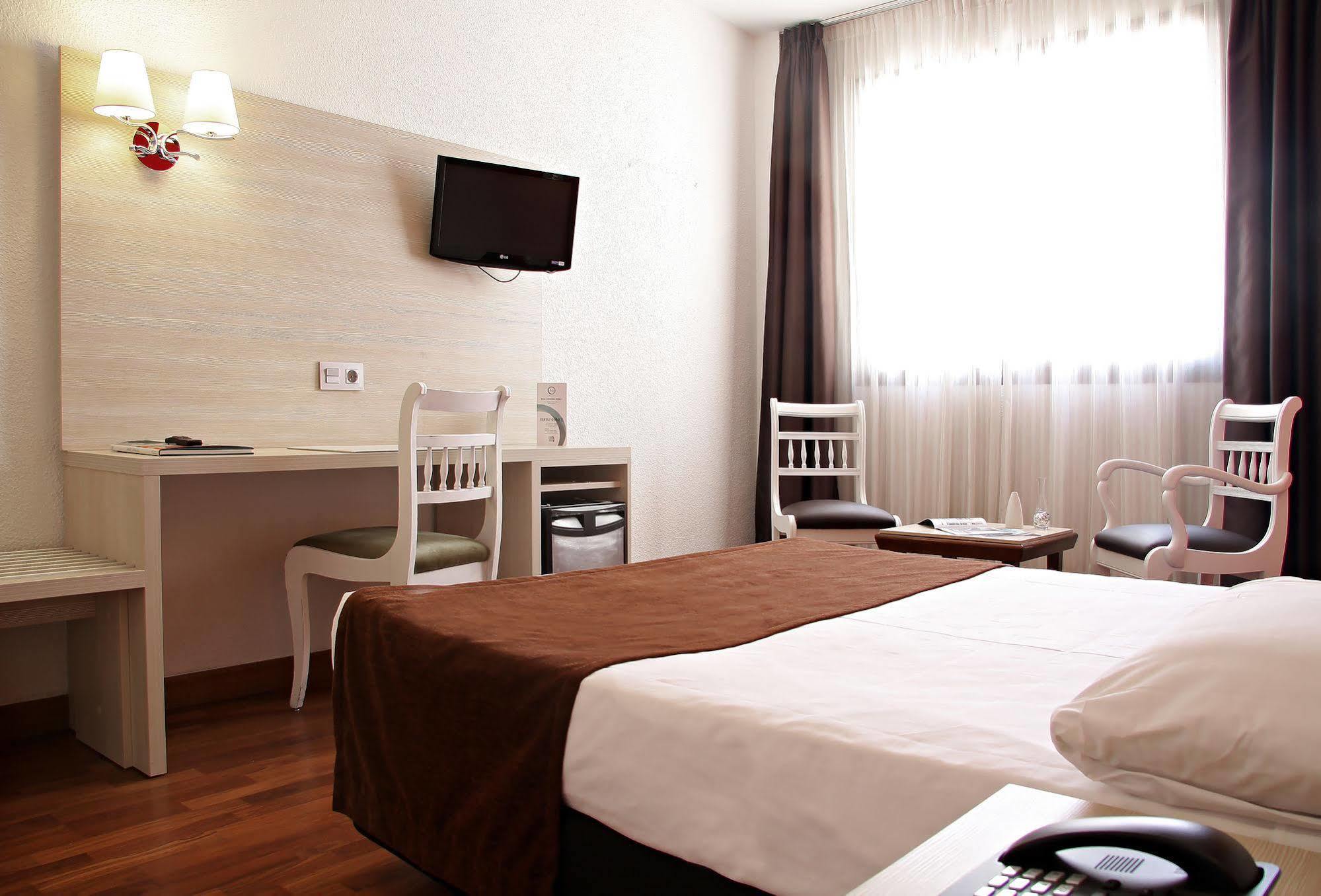 B&B Hotel Zaragoza Royal Екстериор снимка